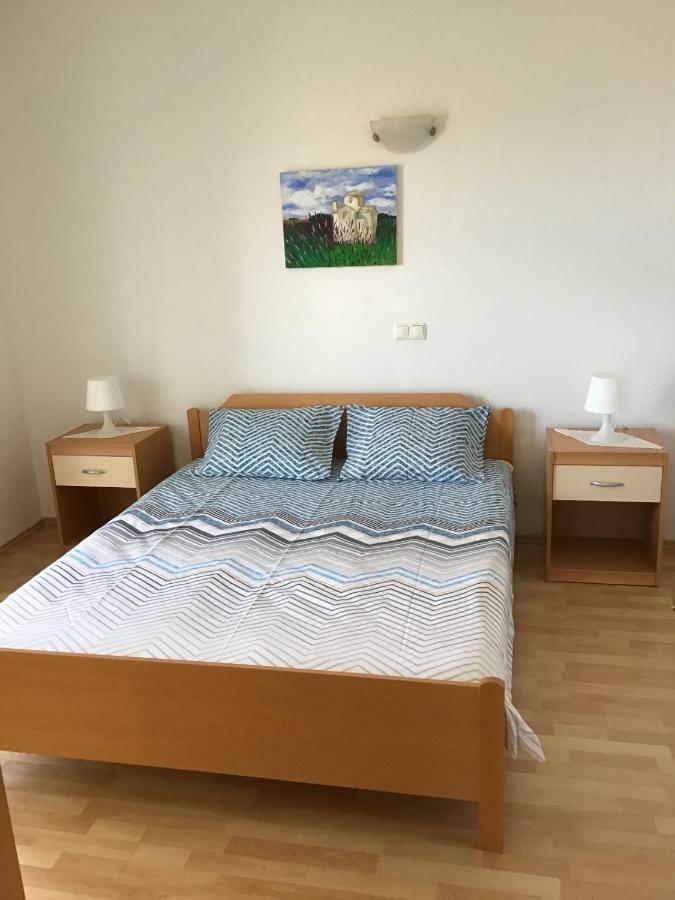 Paras Zečevo 外观 照片
